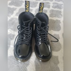 *NEW* Dr. Martens Boots